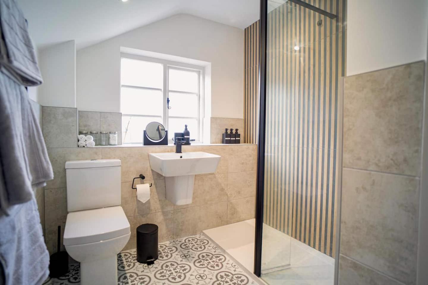 Stylish 2 Bedroom Cottage With Hot Tub And Parking Bewdley Exterior foto